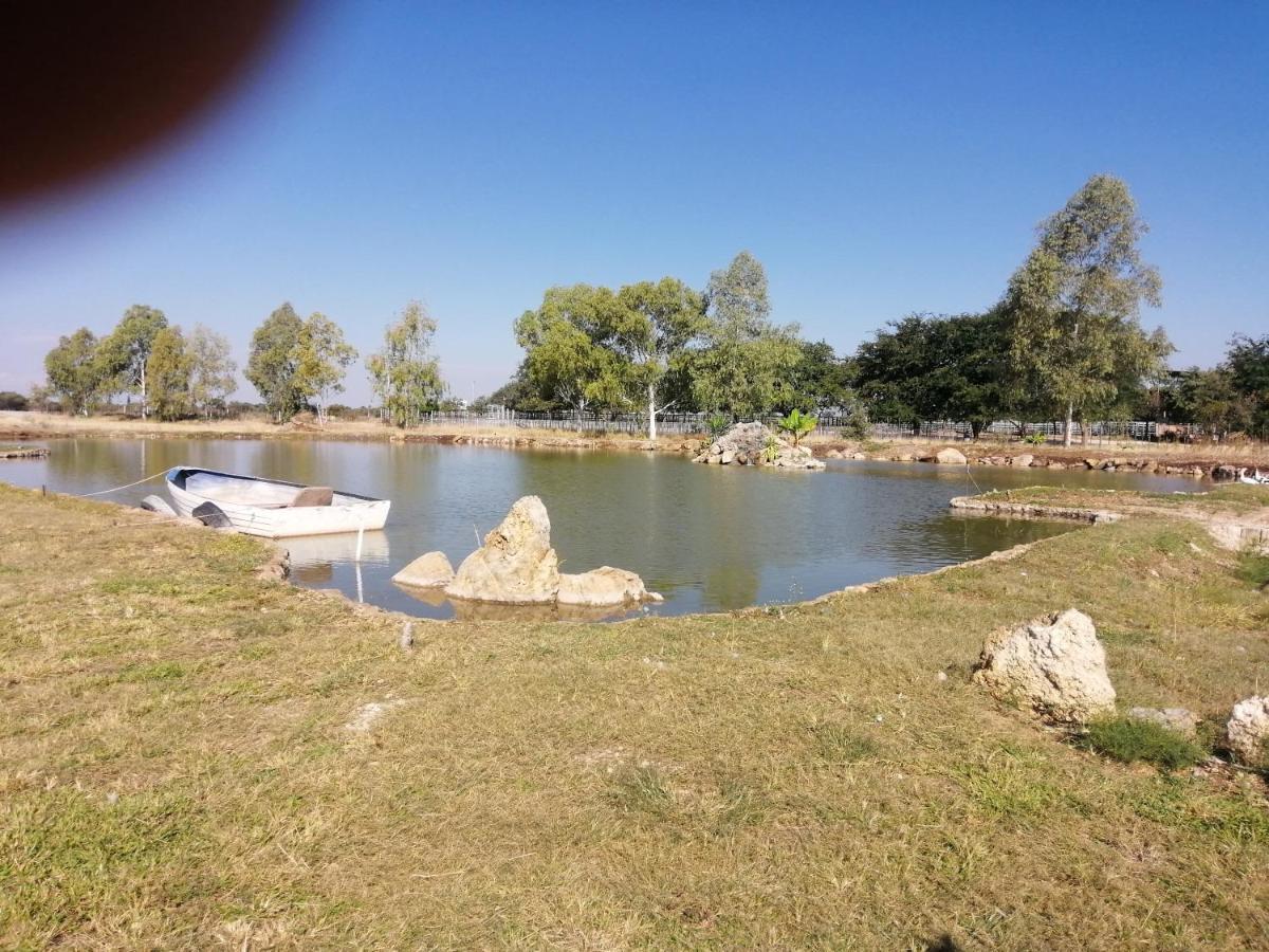 Bambi Lodge Grootfontein Экстерьер фото