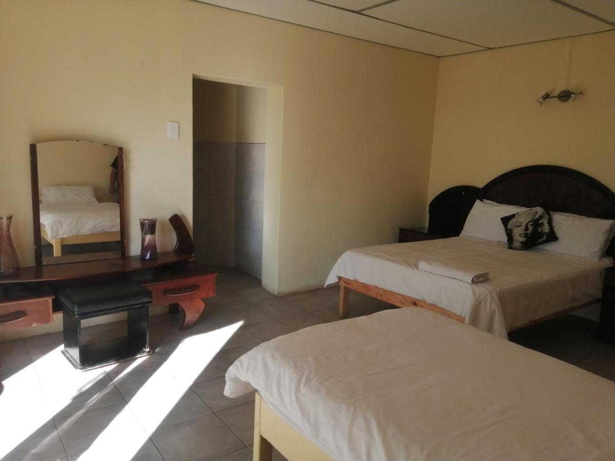 Bambi Lodge Grootfontein Экстерьер фото
