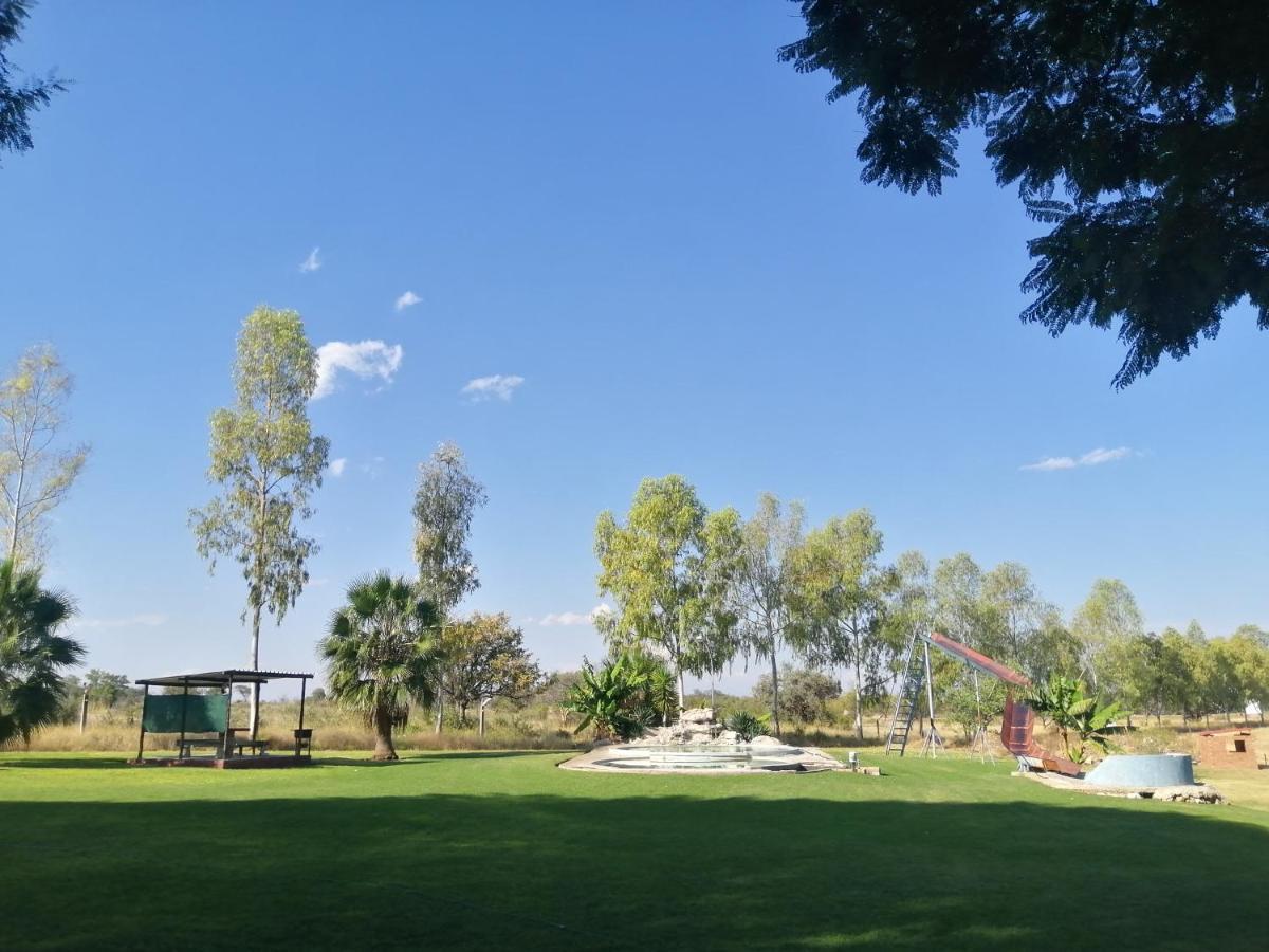 Bambi Lodge Grootfontein Экстерьер фото