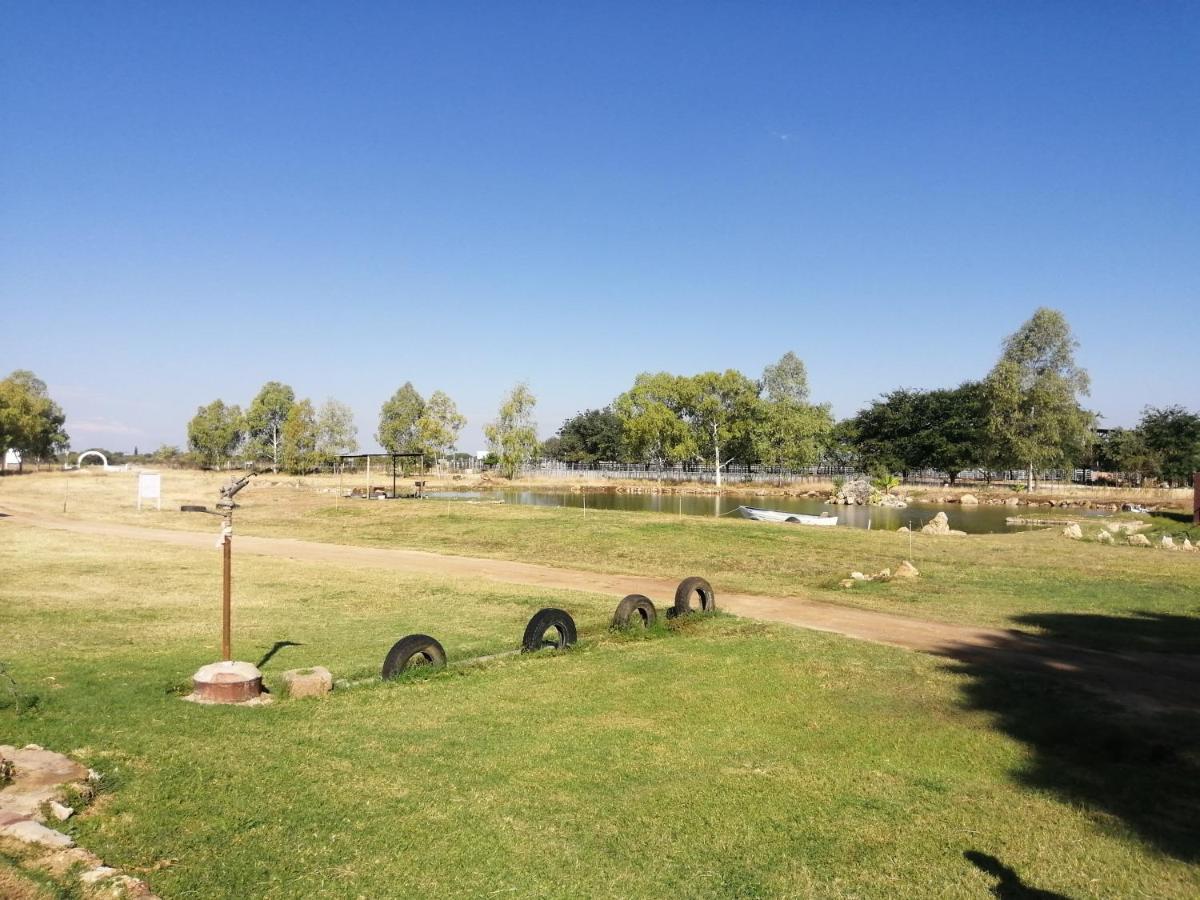 Bambi Lodge Grootfontein Экстерьер фото