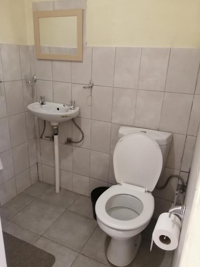 Bambi Lodge Grootfontein Экстерьер фото