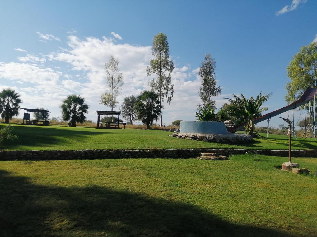 Bambi Lodge Grootfontein Экстерьер фото